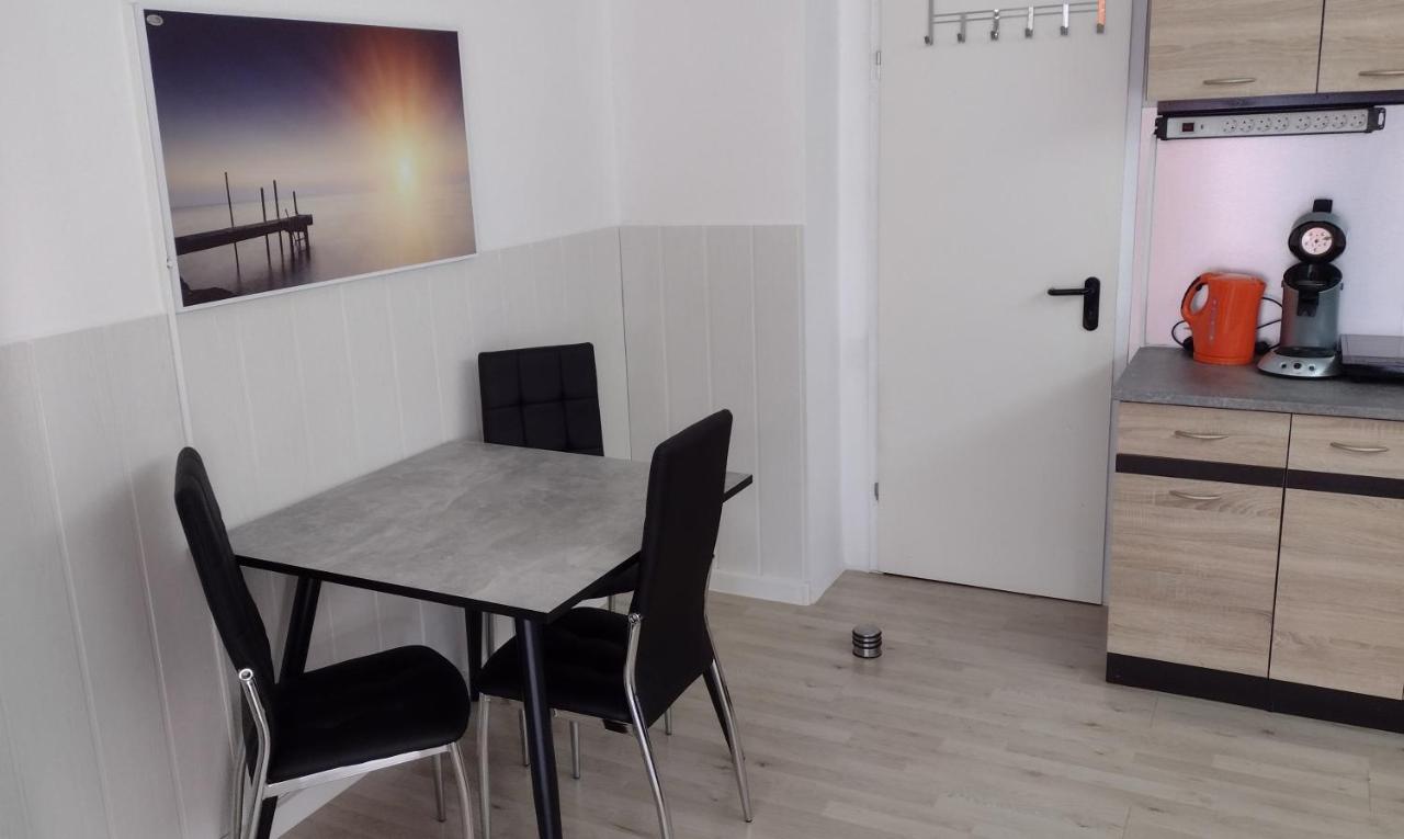 Kleines Gemuetliches Apartment In Zentraler Lage Prien am Chiemsee Esterno foto
